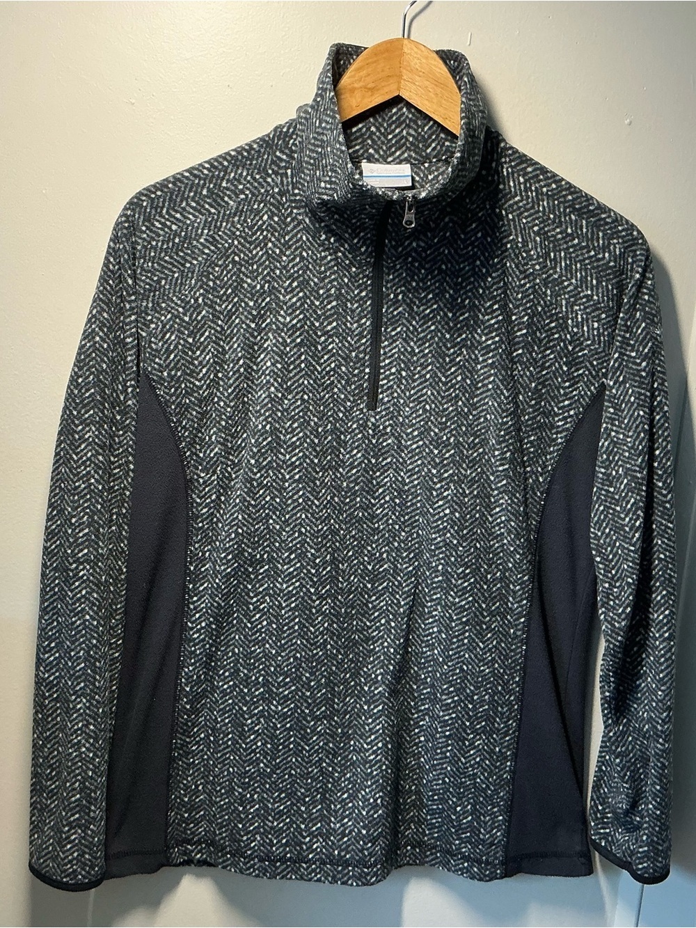 Women’s Heather Gray Half-Zip fleece Pullover - Picture 2 of 13
